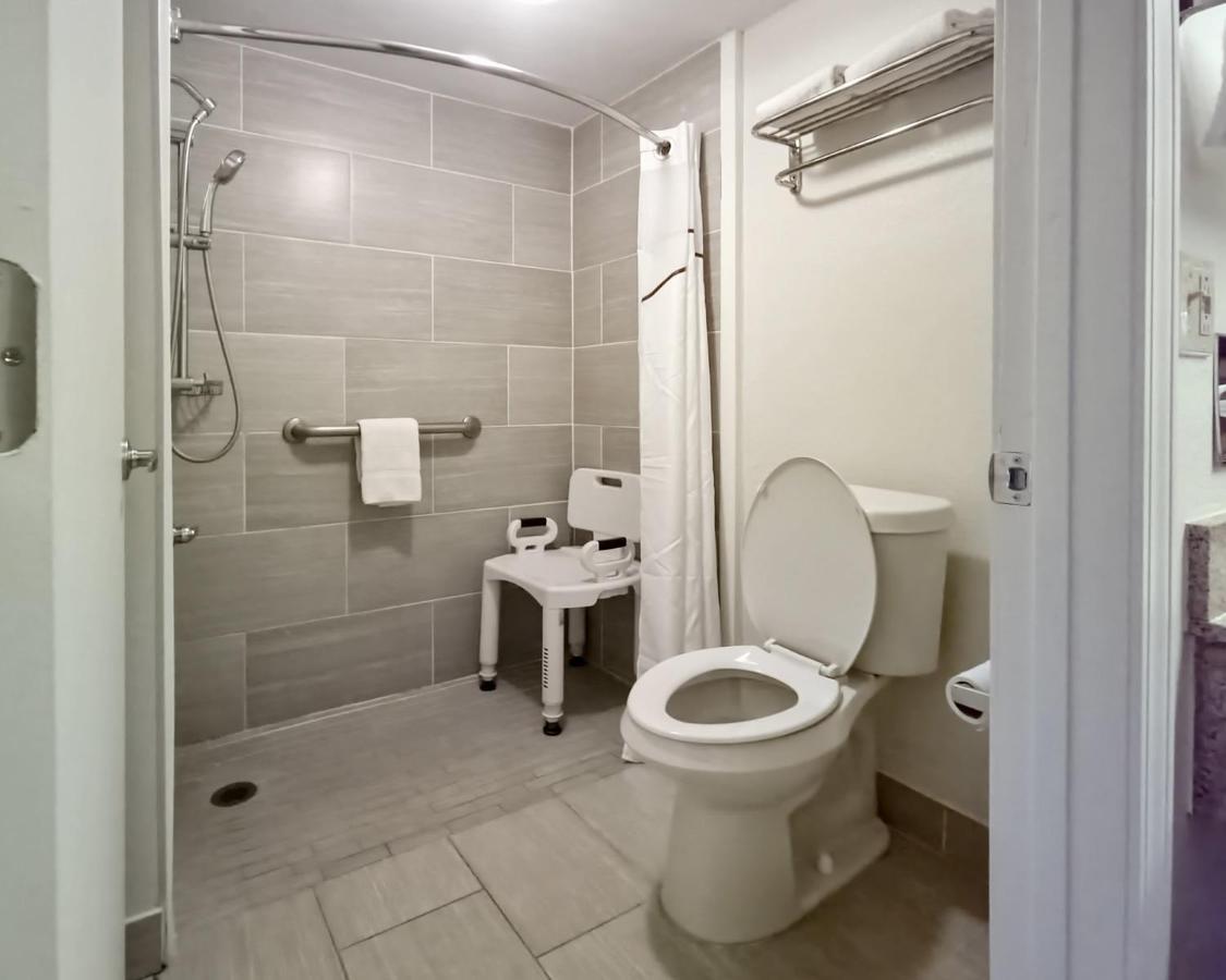 Red Roof Inn Tallahassee East מראה חיצוני תמונה