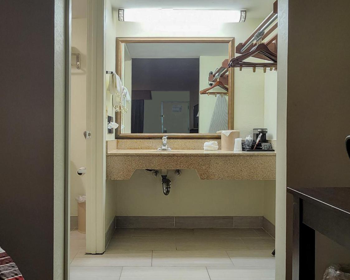 Red Roof Inn Tallahassee East מראה חיצוני תמונה